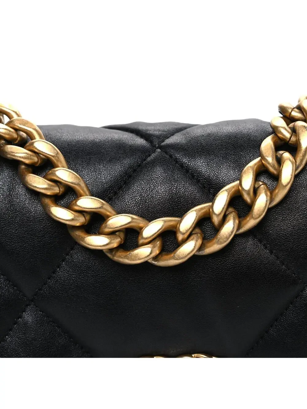 Lambskin Quilted Medium Chanel 19 Flap #300539C37B